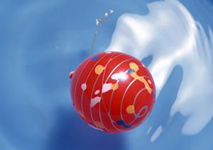 周りと差別化を図れる四角缶バッチ